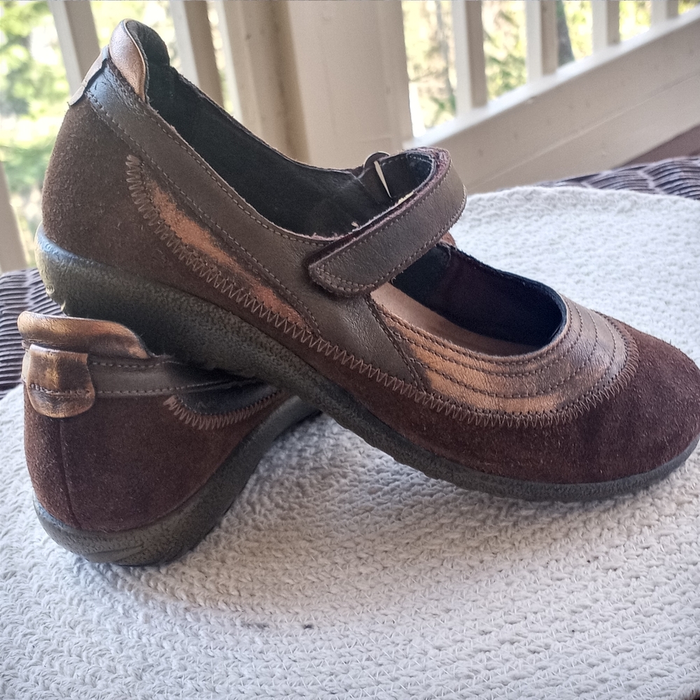 Naot Leather Kirei Mary Janes - Picture 3 of 15